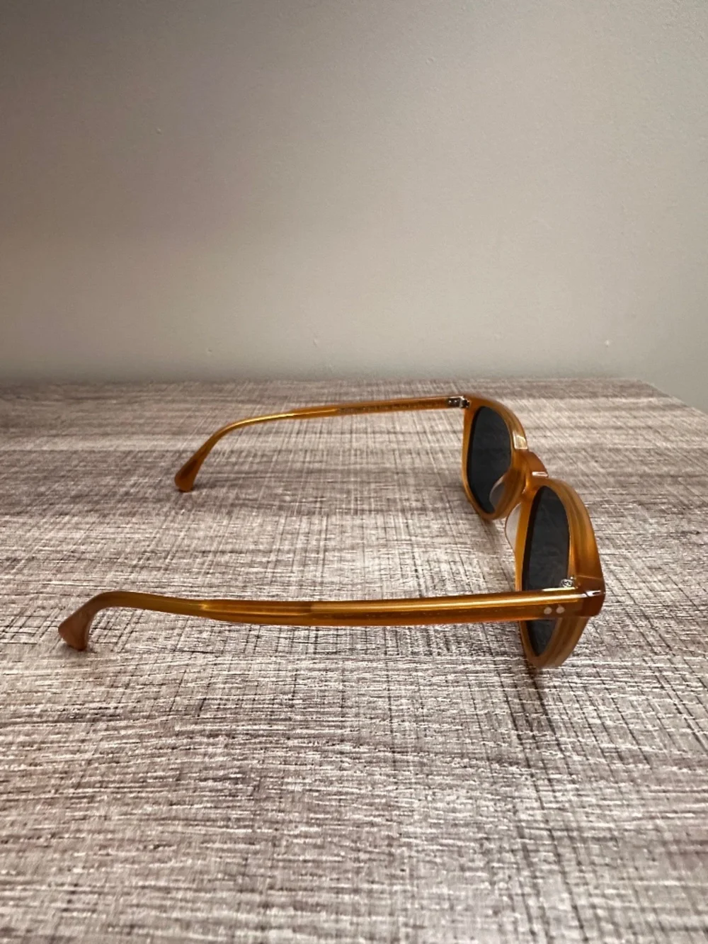 OLIVER PEOPLES / FINLEY ESQ. SUN OV  AMBER ACETATE